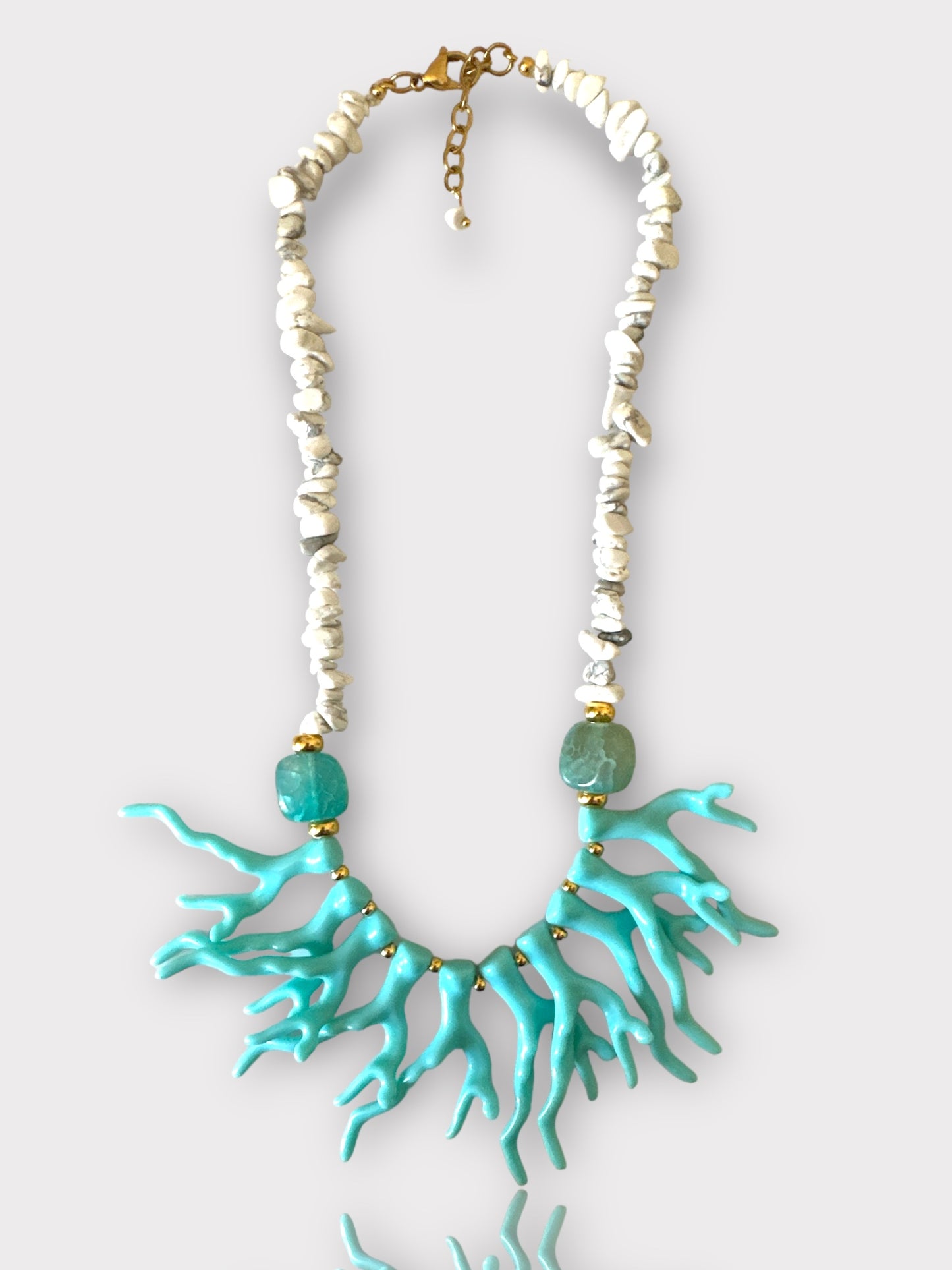 AELIA WHITE NECKLACE