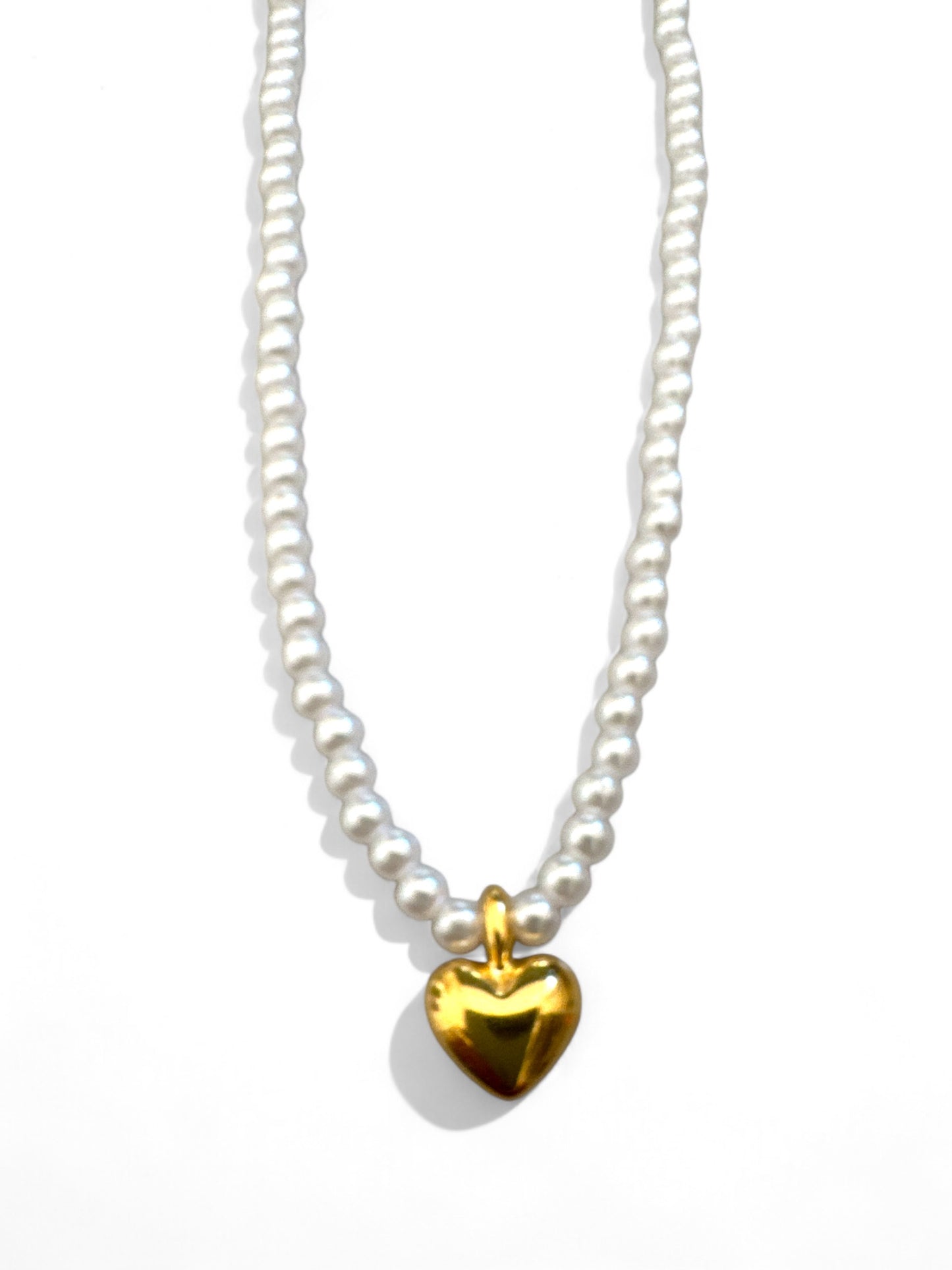 LITTLE HEART PEARL NECKLACE