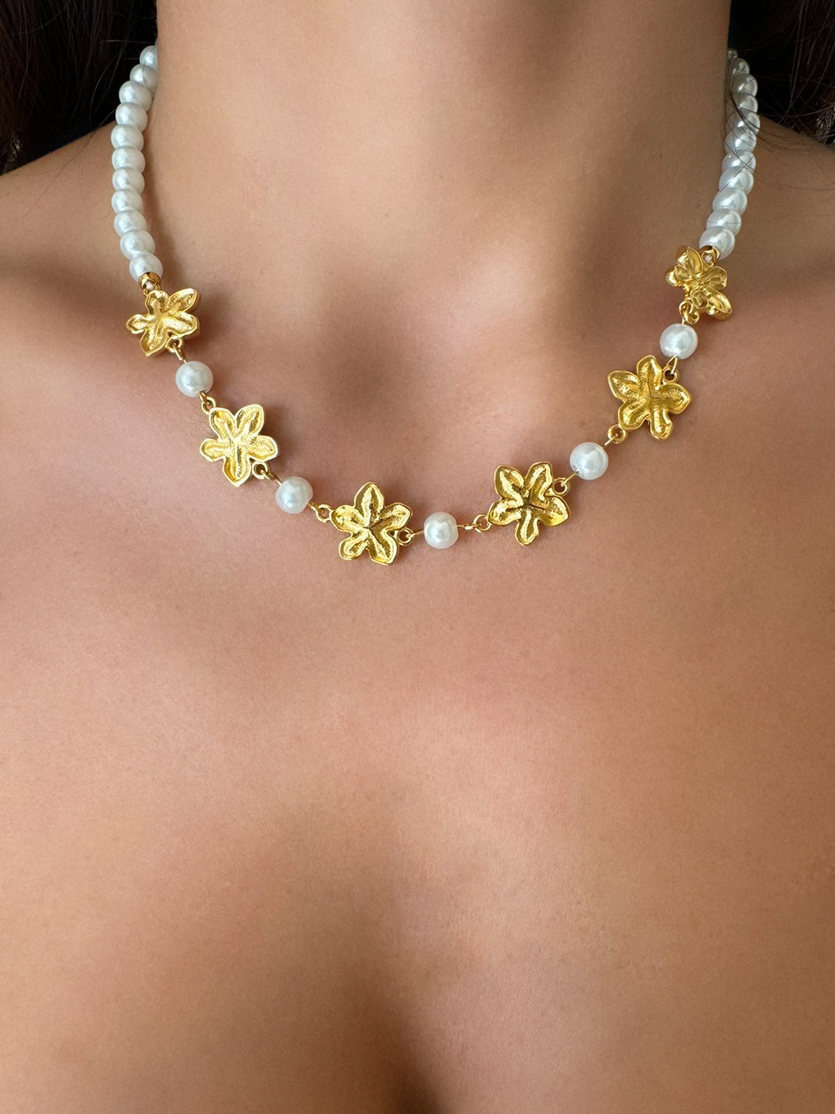 FLOWERS PEARL NECKLACE