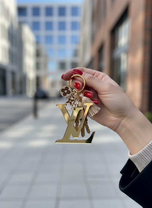 Χειροποίητο plexiglass μπρελόκ Mirror Mood με ξύλινα charms & φουντάκι — So Cute by Dimi Wholesale