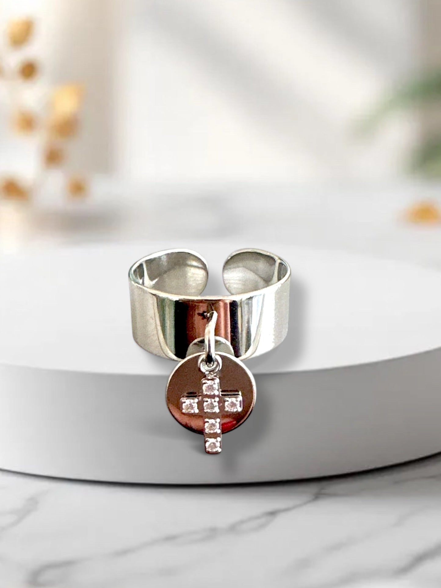 ⚡🚚 Shiny Cross Ring
