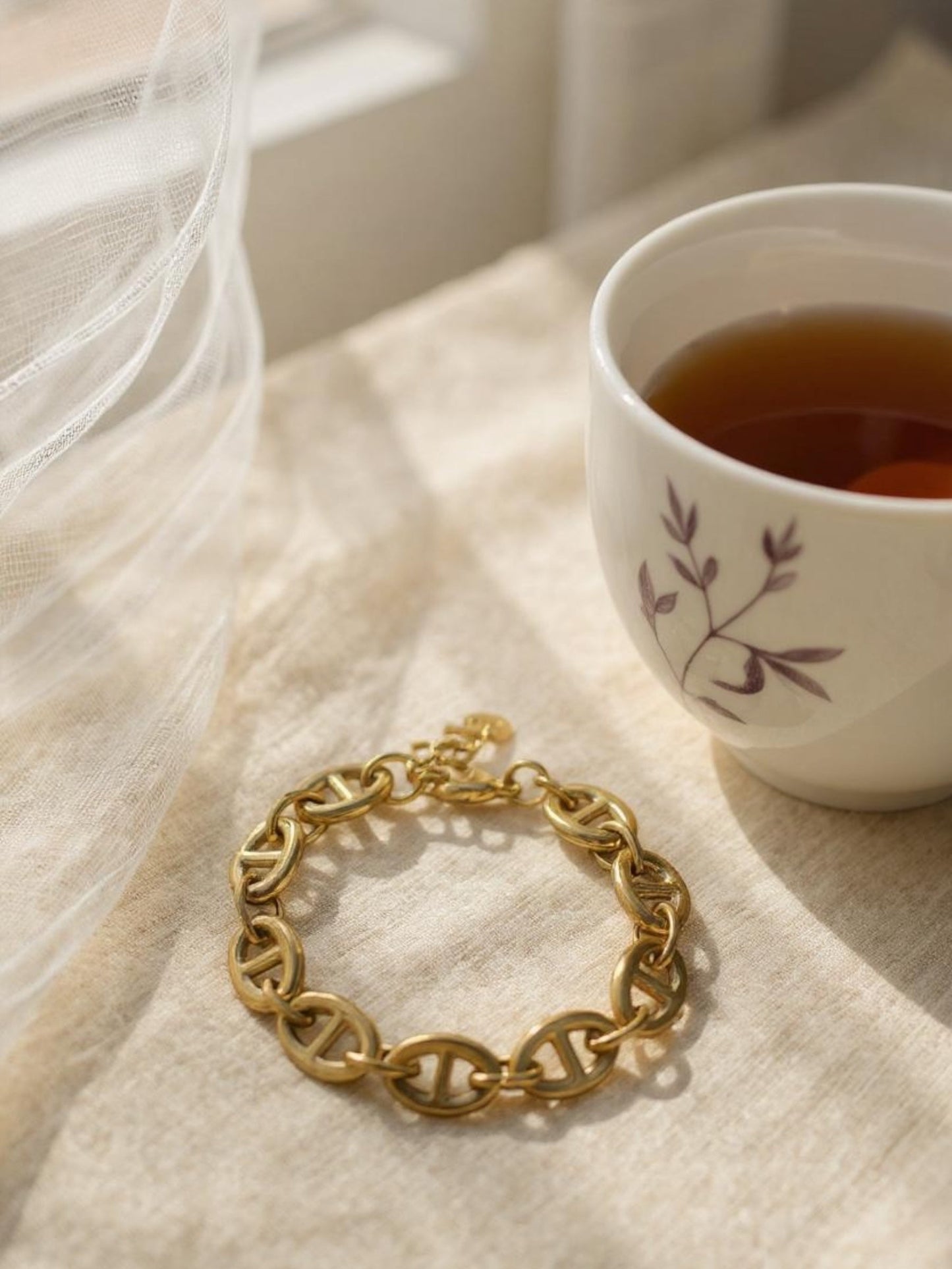 ⚡🚚 Chain Chic Bracelet