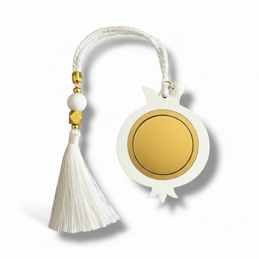 Plexiglass γούρι ρόδι Symbolic Luxe 2026 λευκό-χρυσό με φούντα — So Cute by Dimi Wholesale