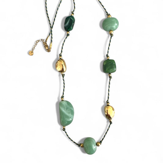 ⚡🚚 Gemstone Cord Necklace – Μακρύ Κολιέ με Χάντρες Πέτρας & Ατσάλινα Στοιχεία