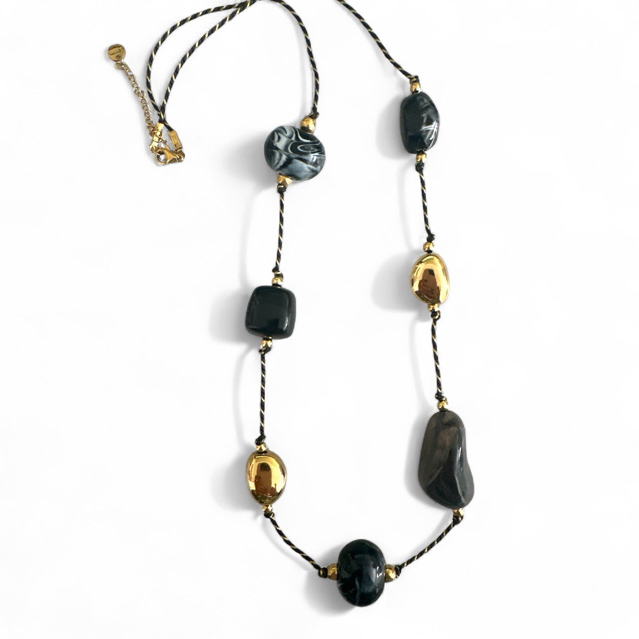⚡🚚 Gemstone Cord Necklace – Μακρύ Κολιέ με Χάντρες Πέτρας & Ατσάλινα Στοιχεία