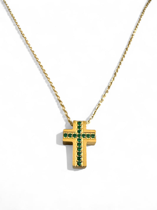 Emerald Cross ατσάλινο κολιέ με μίνι σταυρό και πράσινα ζιργκόν – Χονδρική So Cute by Dimi
