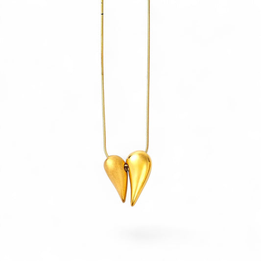 Aτσάλινο κολιέ Double Heart σε χρυσό, χονδρική So Cute by Dimi