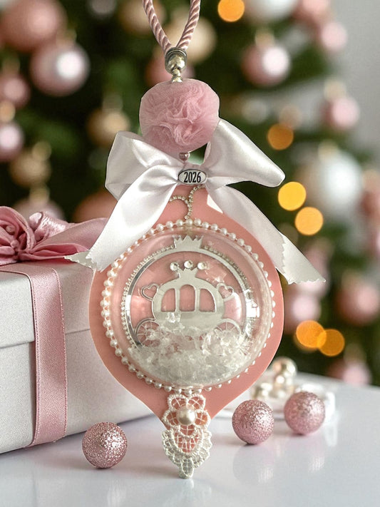 Γούρι Royal Carriage Snow Globe με άμαξα παραμυθιού, πέρλες & δαντέλα – So Cute by Dimi Χονδρική