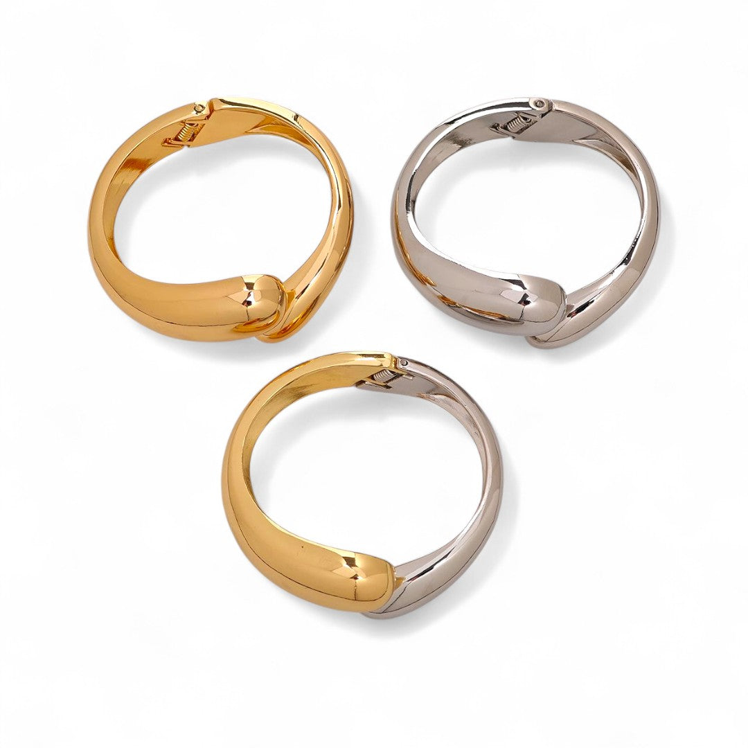 Bold loop sculptural bracelet σε χρυσό, ασημί & δίχρωμο – wholesale So Cute by Dimi
