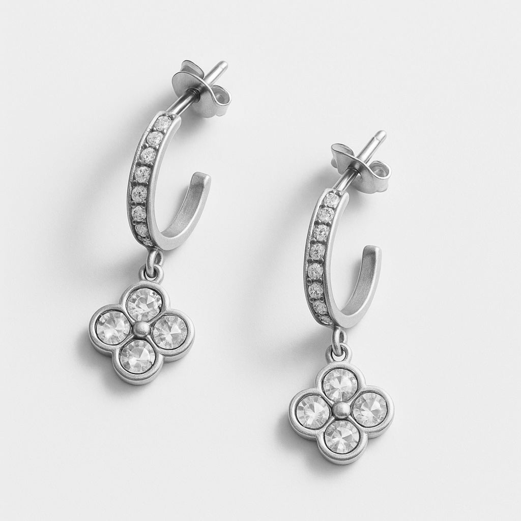 Aτσάλινα σκουλαρίκια κρικάκι με κρεμαστό τετράφυλλο με ζιργκόν – So Cute by Dimi