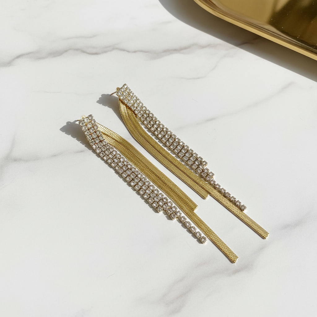 ⚡🚚 Twist & Shine – Ατσάλινα Κρεμαστά Σκουλαρίκια Strass