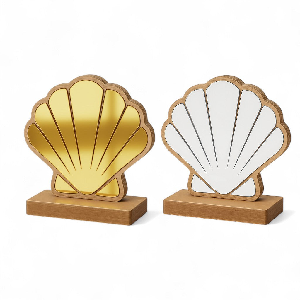 Επιτραπέζιο διακοσμητικό καθρεφτάκι σε σχήμα κοχυλιού από ξύλο και plexiglass σε χρυσό και ασημί.