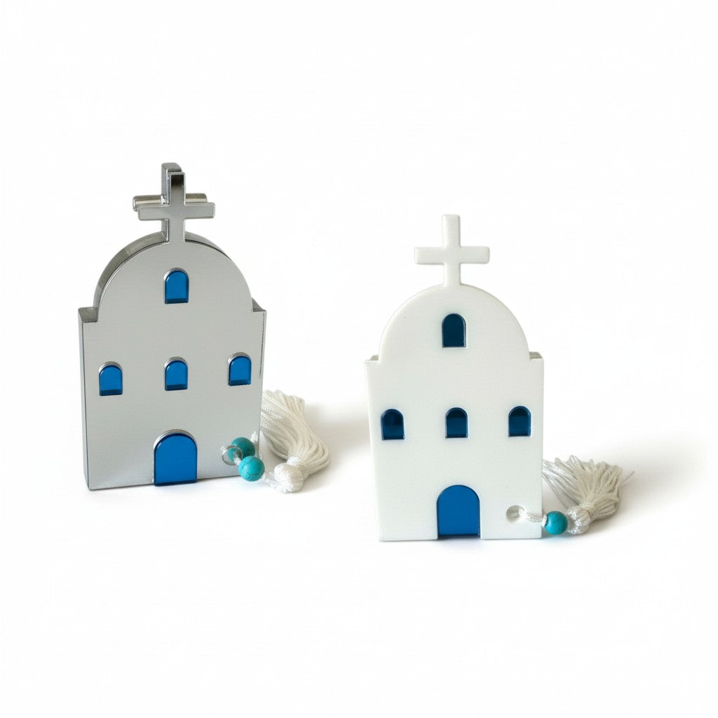 Μικρό επιτραπέζιο γούρι εκκλησάκι από πλεξιγκλάς με μπλε λεπτομέρειες και φούντα – So Cute by Dimi