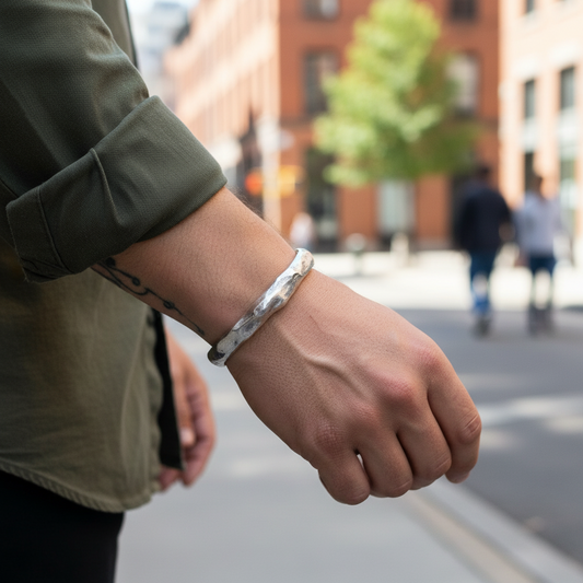 Ανδρικό βραχιόλι από κασσίτερο με σφυρήλατη υφή – So Cute by Dimi
