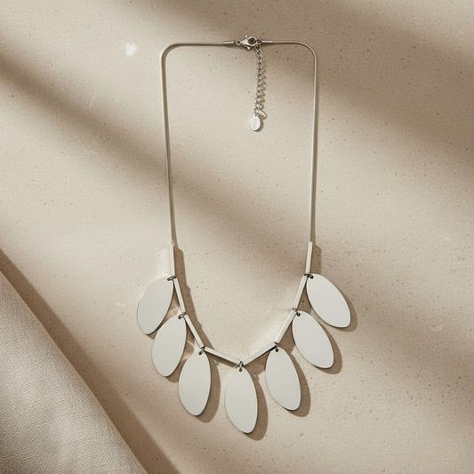 Ατσάλινο κολιέ με οβάλ μεταλλικά στοιχεία – So Cute Wholesale