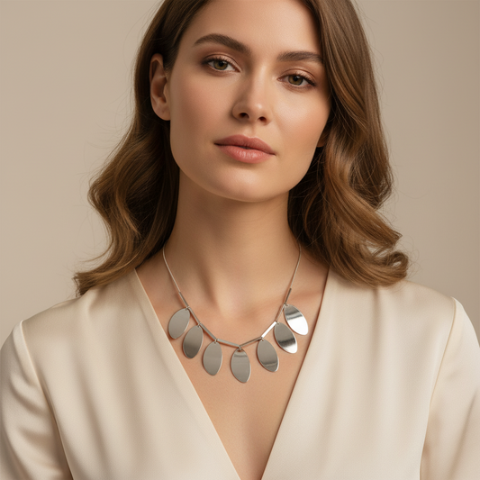 Ατσάλινο κολιέ με οβάλ μεταλλικά στοιχεία – So Cute Wholesale