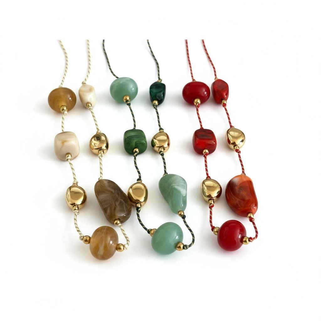 Μακρύ κολιέ με κορδόνι, χάντρες πέτρας και ατσάλινα μεταλλικά στοιχεία – So Cute by Dimi Χονδρική