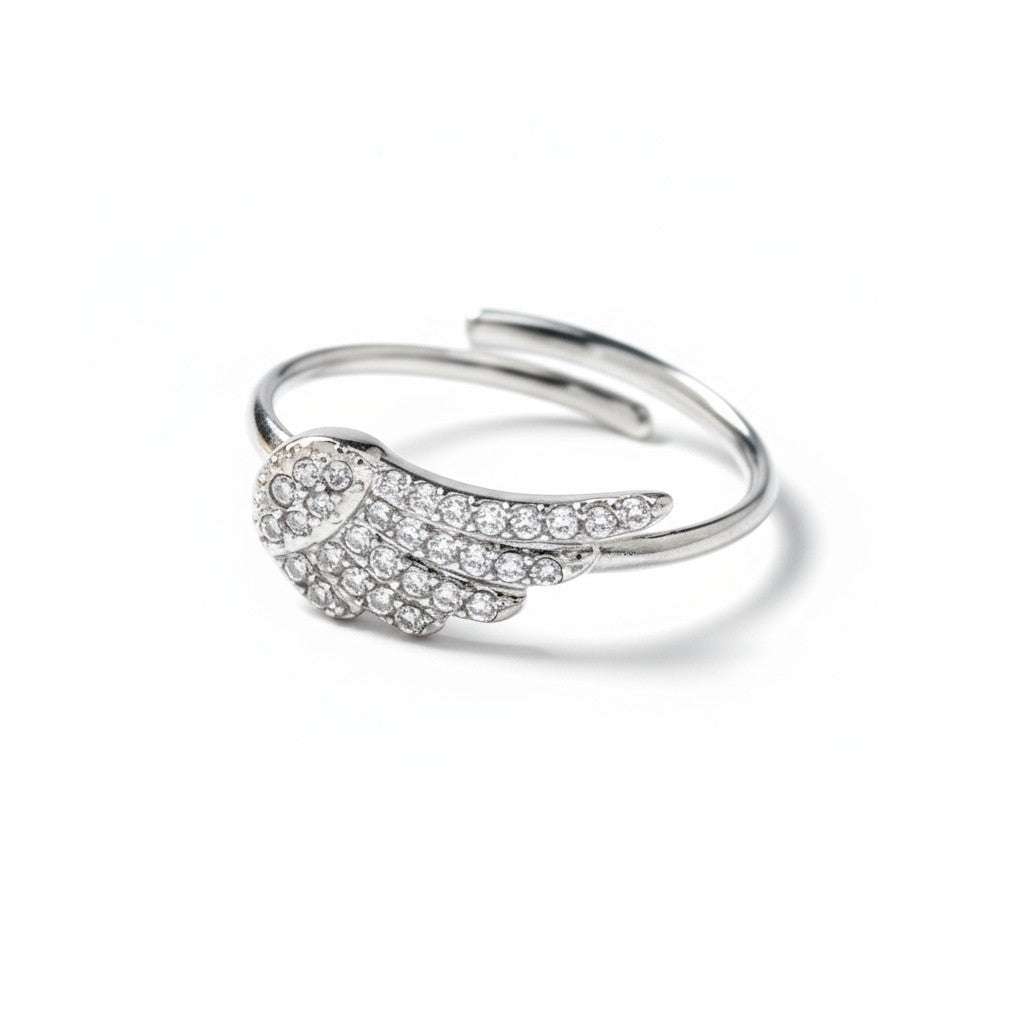 Crystal Angel Ring – Ατσάλινο Δαχτυλίδι με Φτερό Αγγέλου & Ζιργκόν | So Cute by Dimi Χονδρική