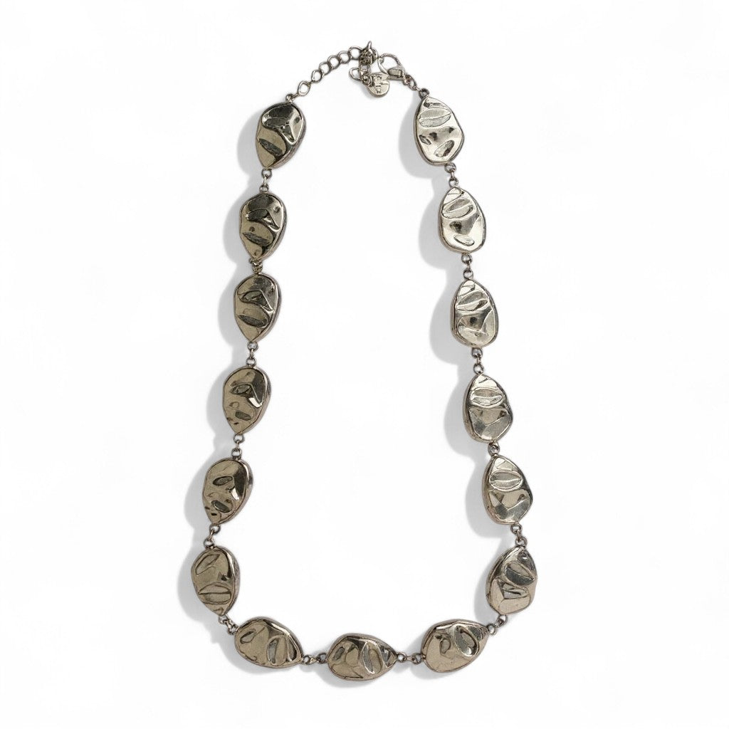 Ατσάλινο κολιέ με ανάγλυφες χάντρες σε χρυσό, ασημί & δίχρωμο. Άμεση αποστολή για επαγγελματίες So Cute by Dimi Wholesale ⚡