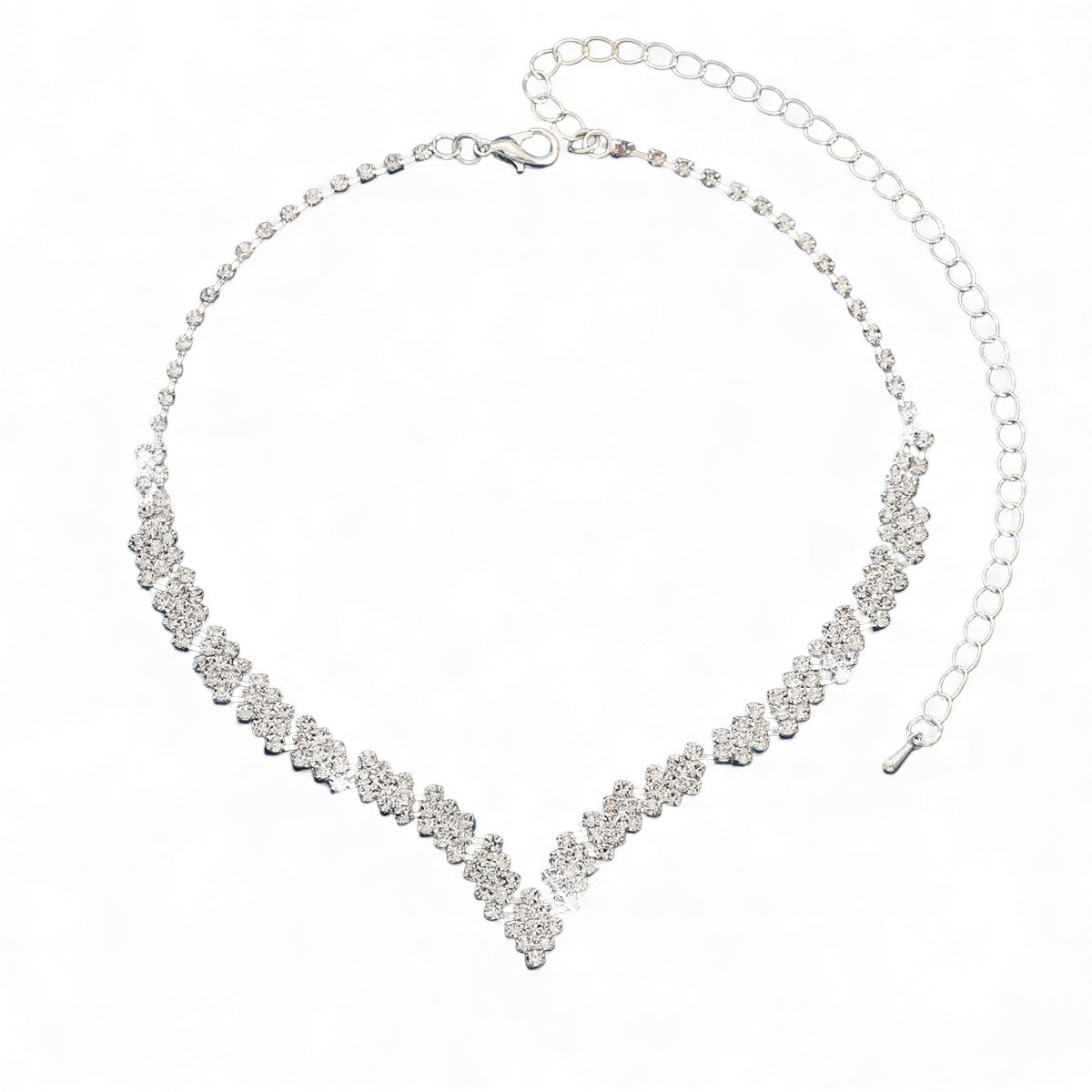 Diamond-look V-line choker με full crystal shine σε gold και silver – So Cute by Dimi Wholesale