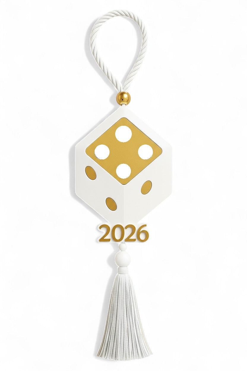 Plexiglass γούρι ζάρι Symbolic Luxe 2026 μαύρο ή λευκό με φούντα — So Cute by Dimi Wholesale