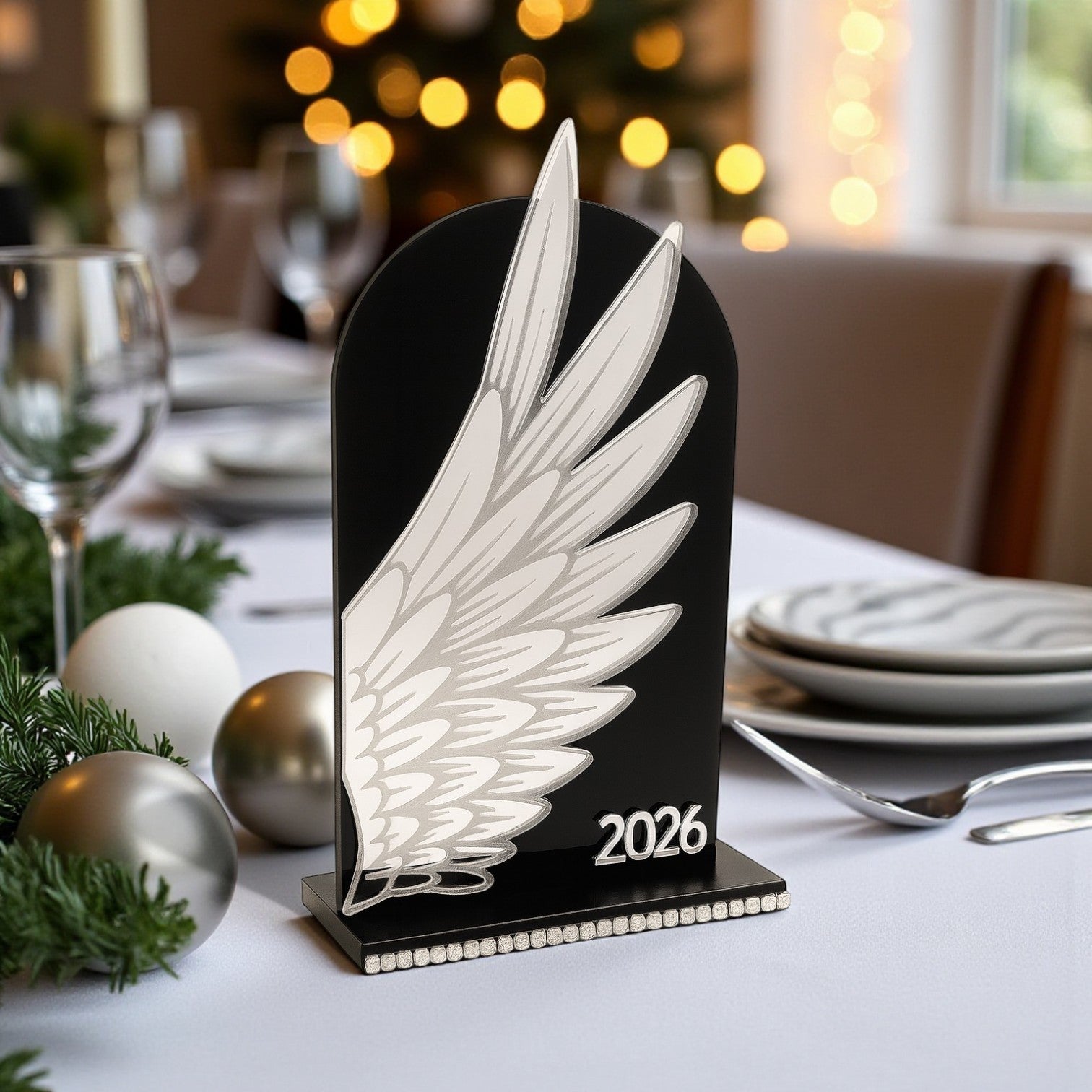 Επιτραπέζιο γούρι Angel Wing  με φτερό αγγέλου plexiglass καθρέφτη, ξύλινη βάση & στρας – χειροποίητο πολυτελές διακοσμητικό So Cute by Dimi Χονδρική