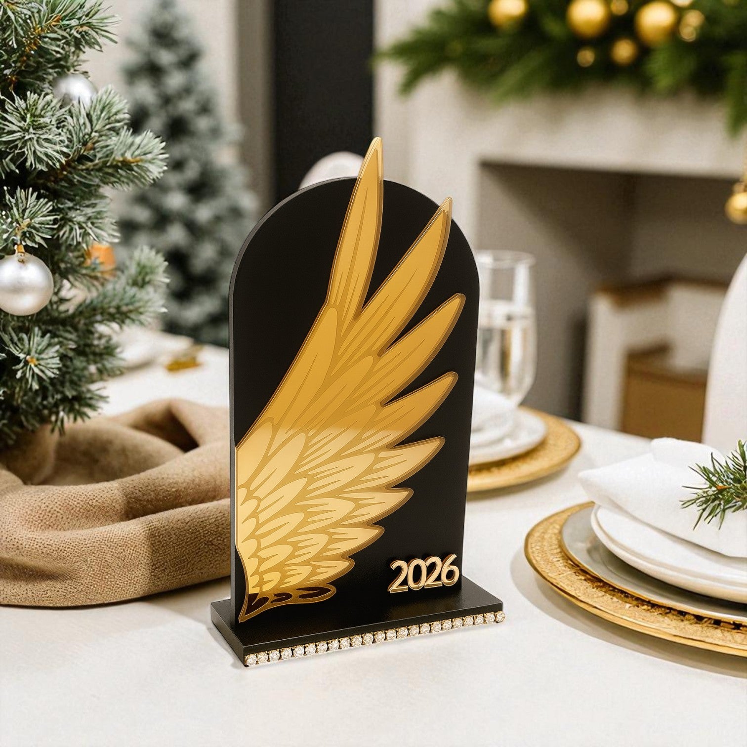 Επιτραπέζιο γούρι Angel Wing  με φτερό αγγέλου plexiglass καθρέφτη, ξύλινη βάση & στρας – χειροποίητο πολυτελές διακοσμητικό So Cute by Dimi Χονδρική