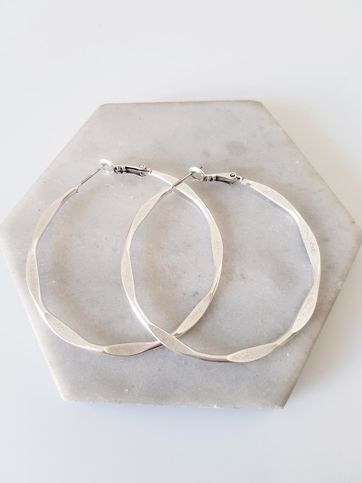 “Wave” hoop earrings, pack of 2 sets (4pcs)