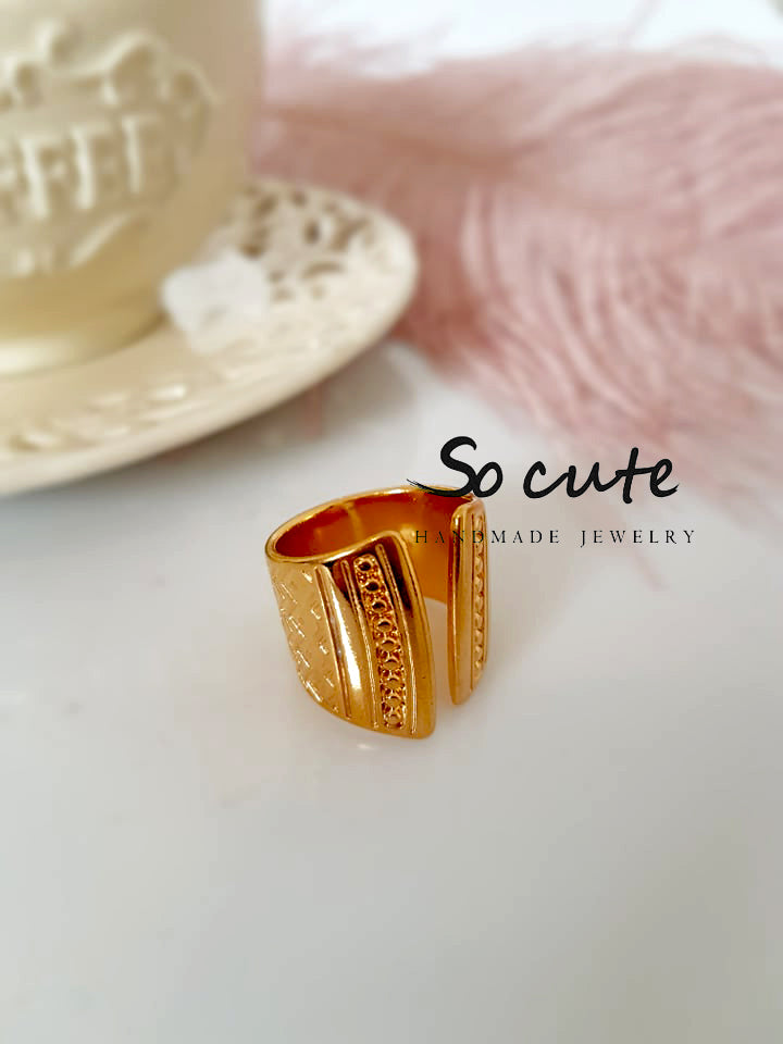 Wide ring with opening in a package of 3 pieces - SoCuteb2b