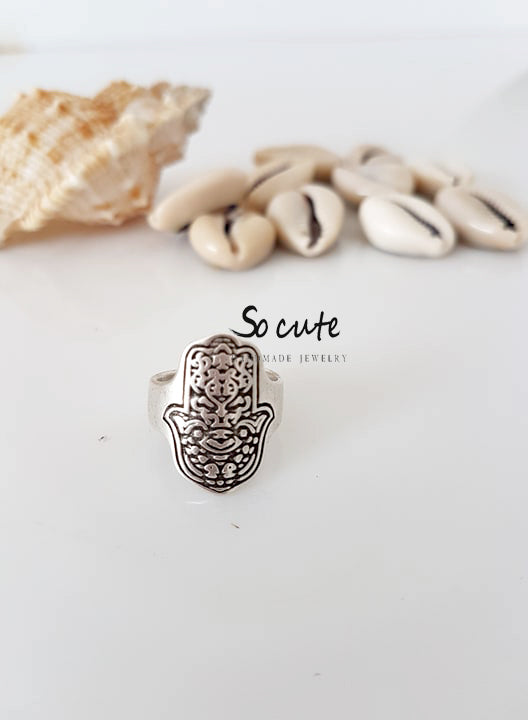 Hamsa-hand chevalier ring in a package of 4 pieces