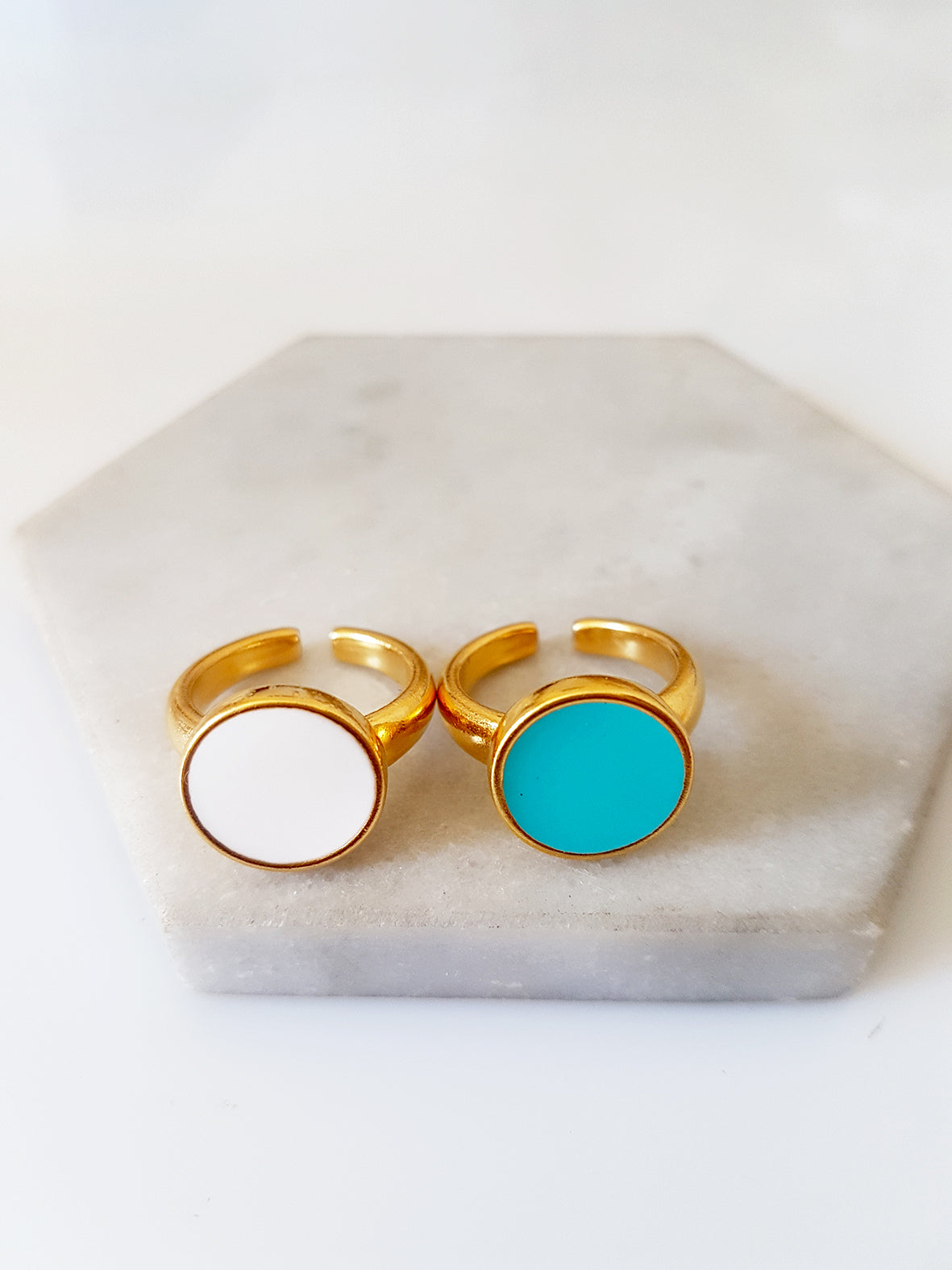 Round ring with enamel in a package of 3 pieces