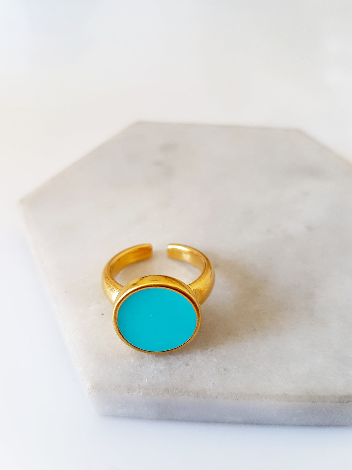 Round ring with enamel in a package of 3 pieces