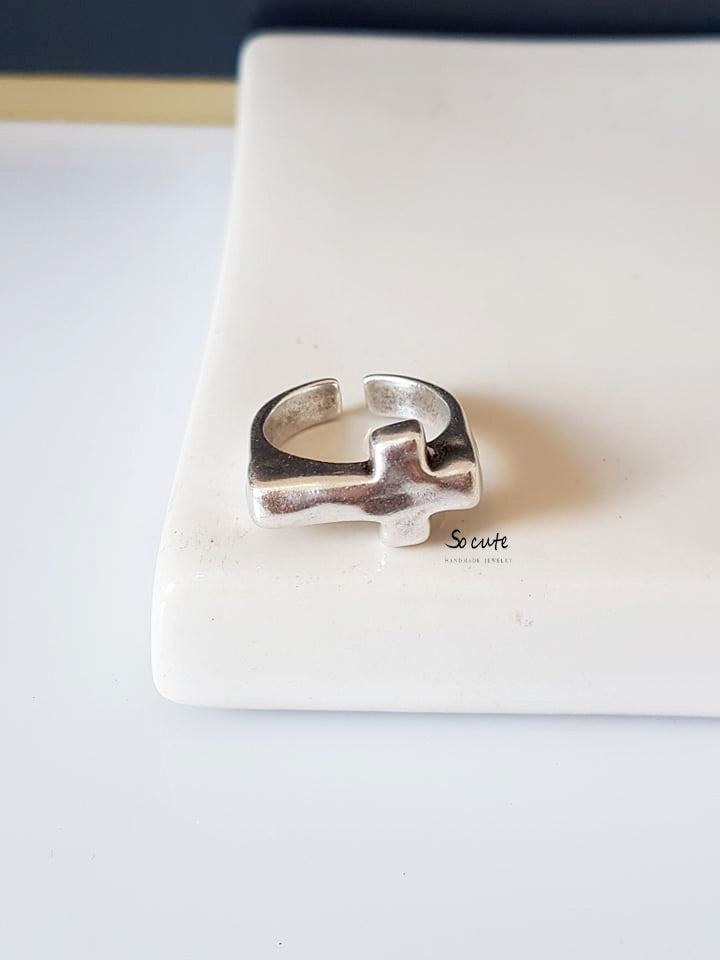 Cross ring in a package of 3 pieces