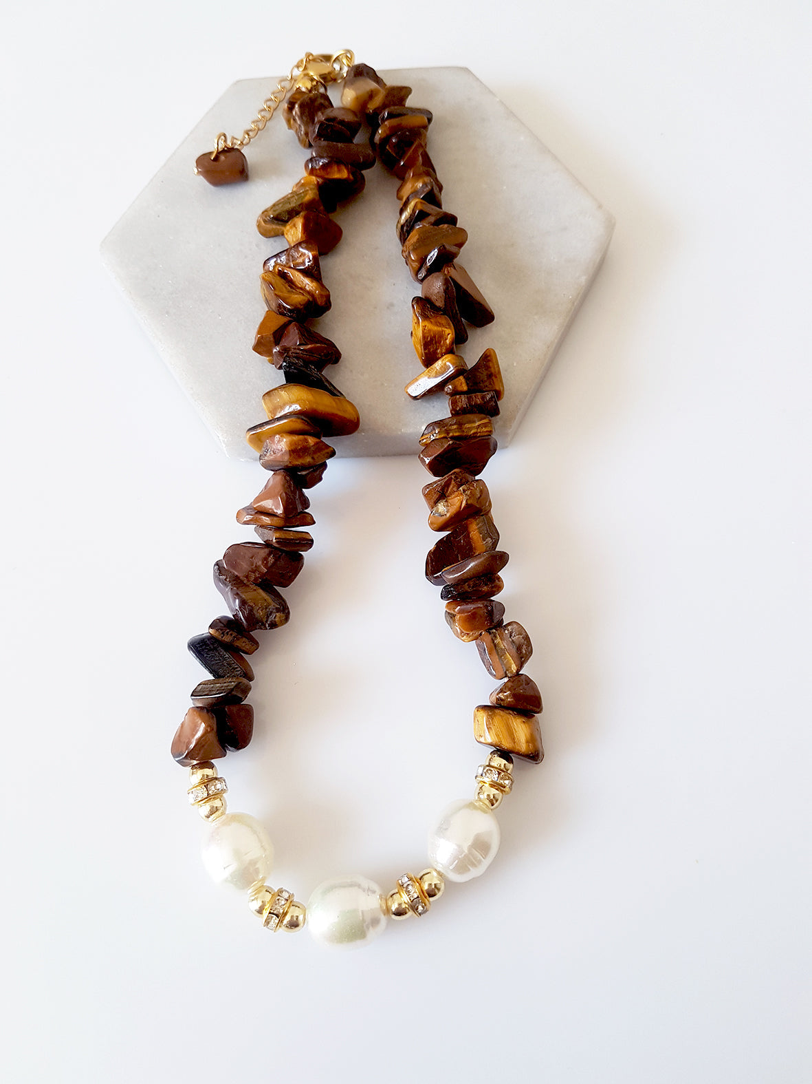 Κολιέ με τσιπς tiger eye και πέρλες