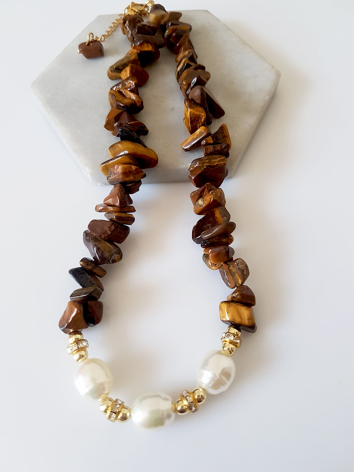 Κολιέ με τσιπς tiger eye και πέρλες