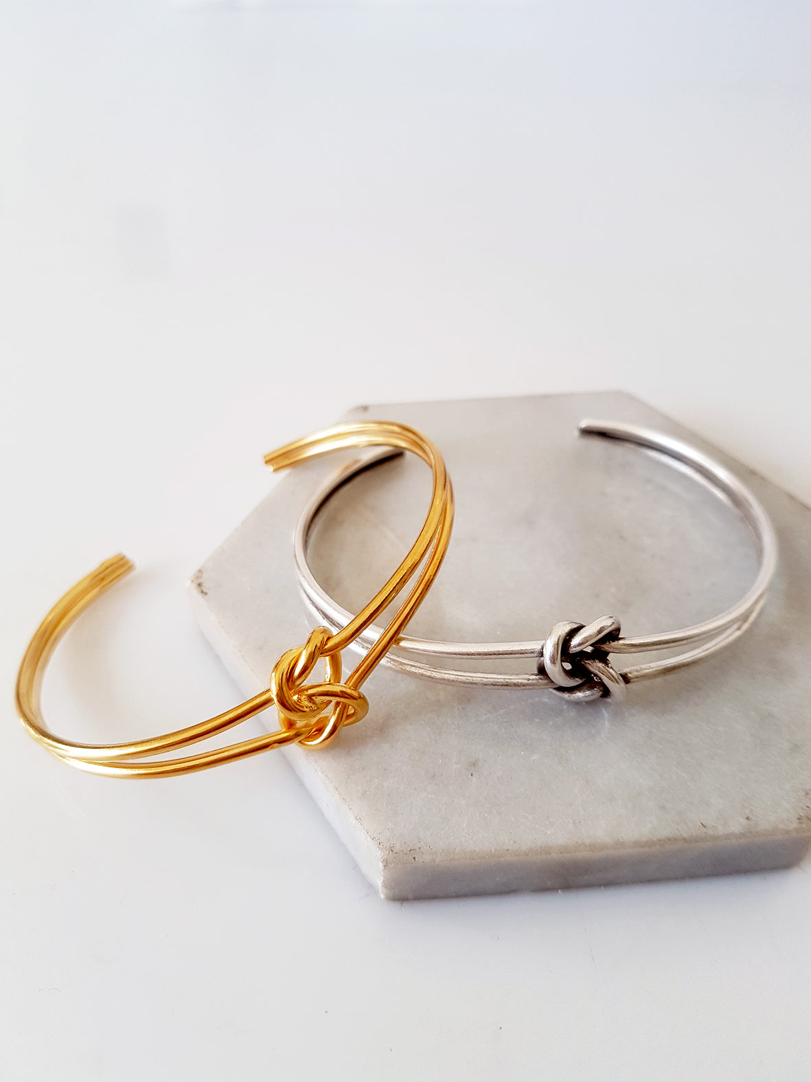 Double knot metal bracelet, package of 2 bracelets - SoCuteb2b