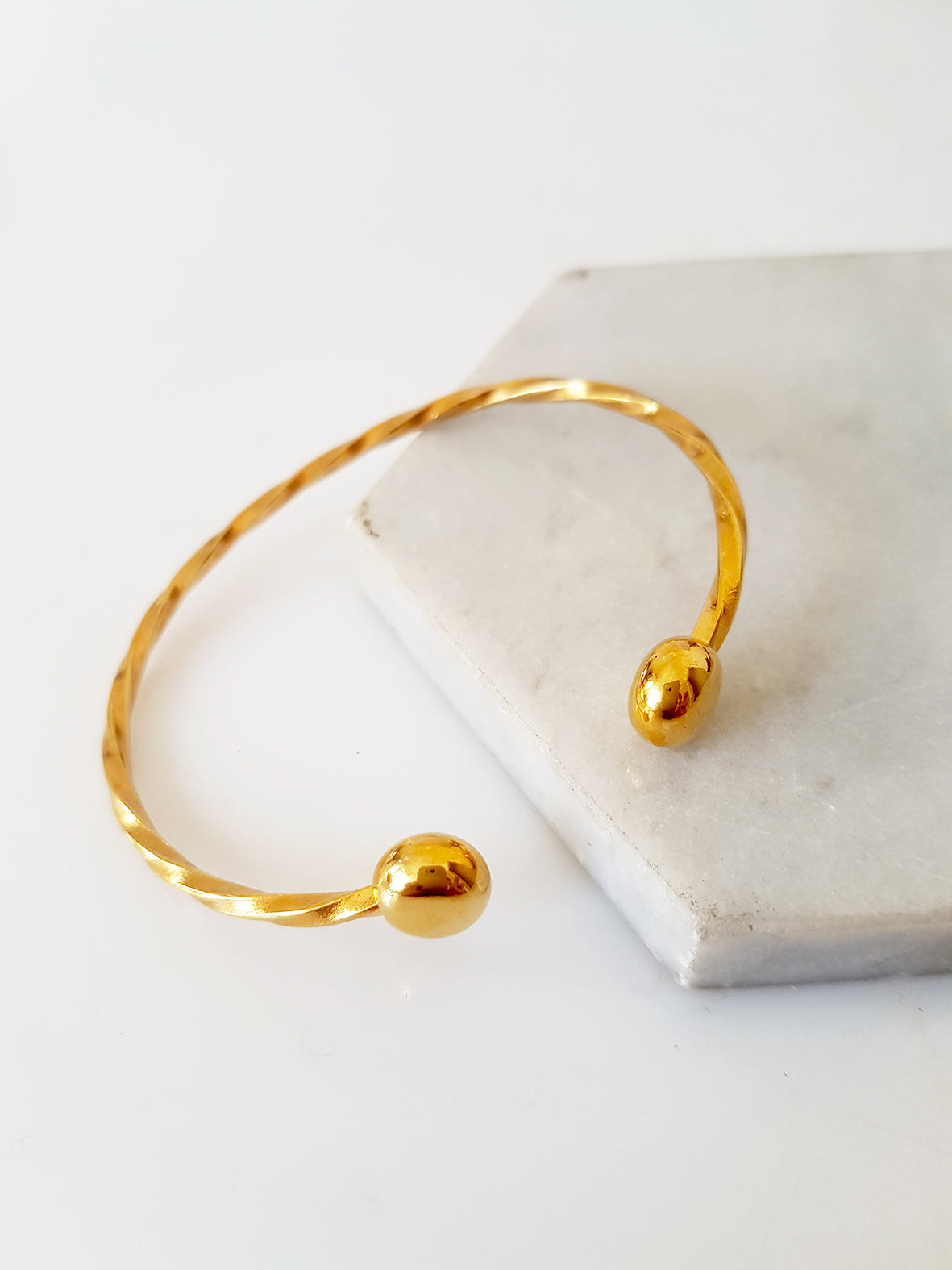 Twisted brass bracelet, package of 3 bracelets - SoCuteb2b
