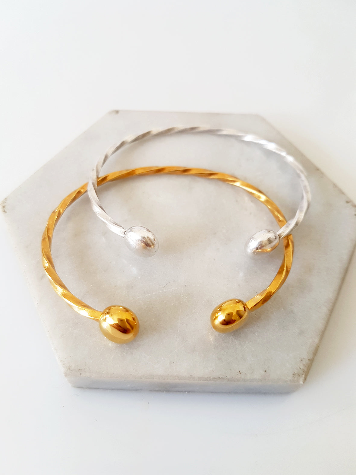 Twisted brass bracelet, package of 3 bracelets - SoCuteb2b