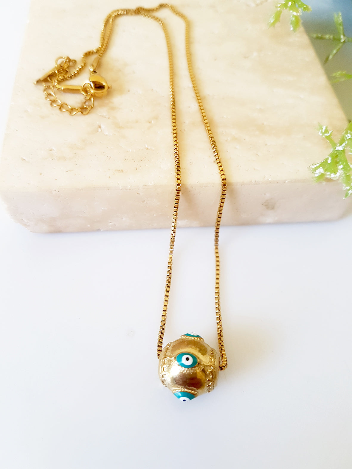 Stylish necklace with evil eye and Barrel, pack of 1 piece